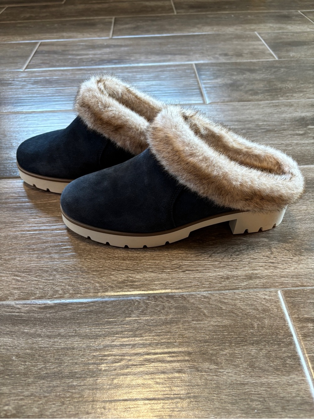 Blondo New Navy Blue & Faux Fur-Trim Slip-On Clog for Women Sz 8.5 Casual Fall